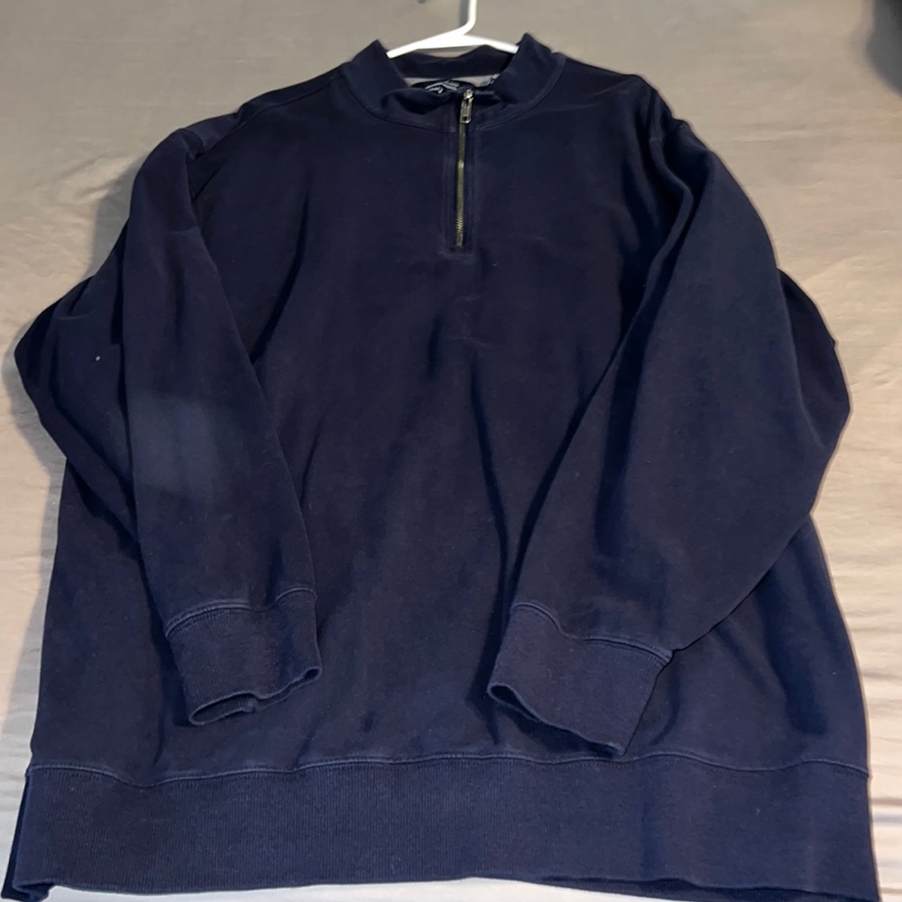 Roundtree and Yorke pullover